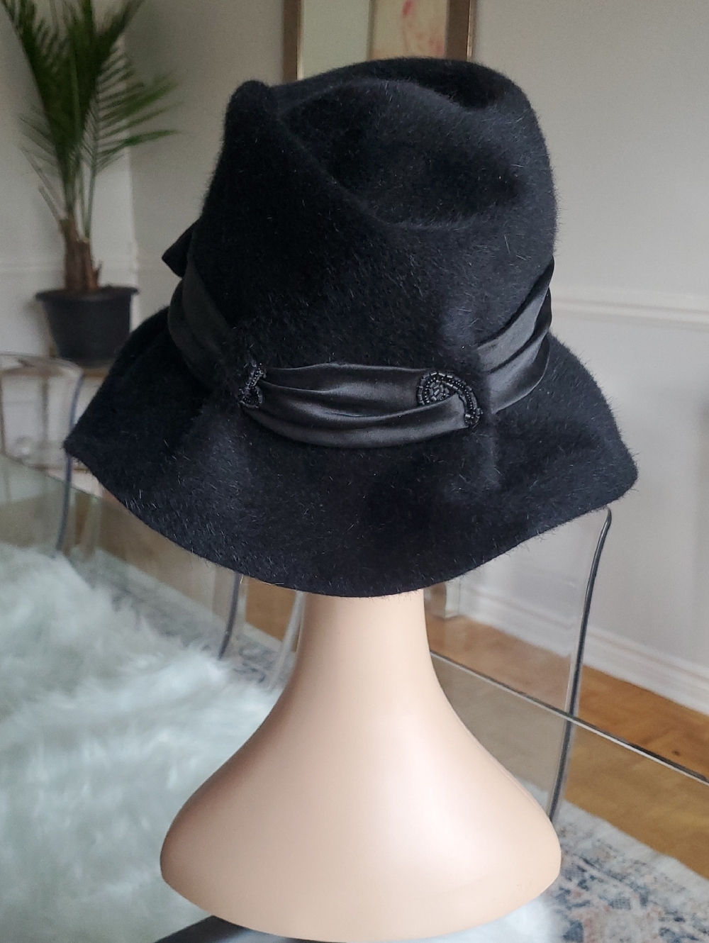Vintage Morreton Made In France Fur Cloche Pinched Bucket Hat W/ Satin Bow Beads - Picture 5 of 14